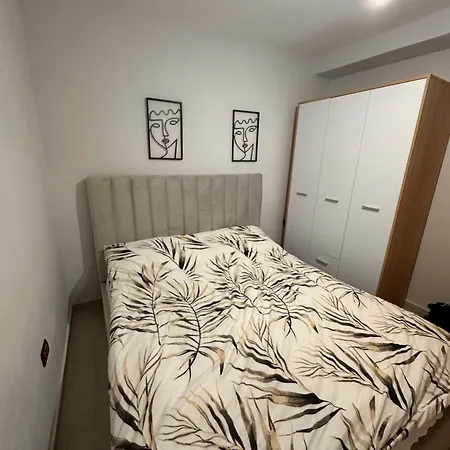 아파트 Jolas House